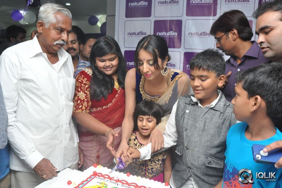 Sanjjanaa-Launches-Naturals-Family-Salon-and-Spa